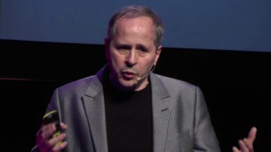 Veneto, Crisanti replica a Zaia: “Si accaparra il merito, un po’ di decenza”