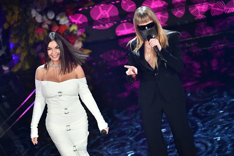 Elettra Lamborghini tra il matrimonio da sogno con Dj Afrojack e Hola Kitty Elettra Lamborghini tra il matrimonio da sogno con Dj Afrojack e Hola Kitty