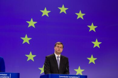Recovery Fund, Dombrovskis frena: “Esborsi dopo raggiungimento obiettivi”