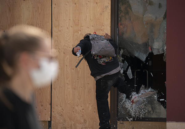 Stati Uniti, proteste dopo la morte di Georg Floyd a Minneapolis Stati Uniti, proteste dopo la morte di Georg Floyd a Minneapolis