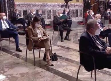 BankItalia, Pil giù del 5,4% nel trimestre. Assist di Visco al premier Conte