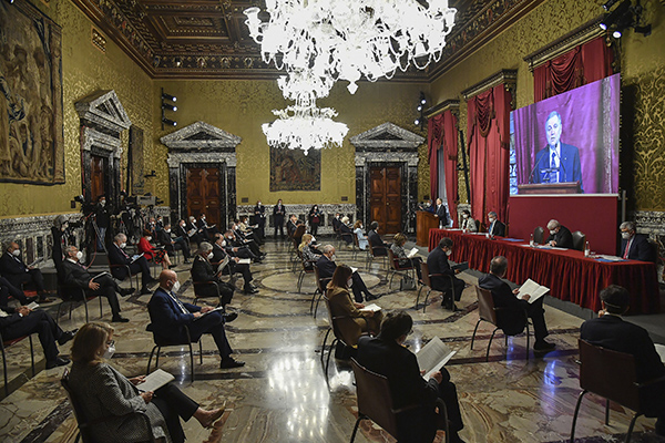 BankItalia, Pil giù del 5,4% nel trimestre. Assist di Visco al premier Conte BankItalia, Pil giù del 5,4% nel trimestre. Assist di Visco al premier Conte