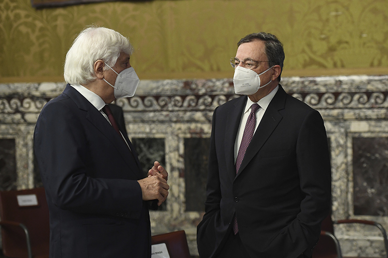 BankItalia, Pil giù del 5,4% nel trimestre. Assist di Visco al premier Conte BankItalia, Pil giù del 5,4% nel trimestre. Assist di Visco al premier Conte