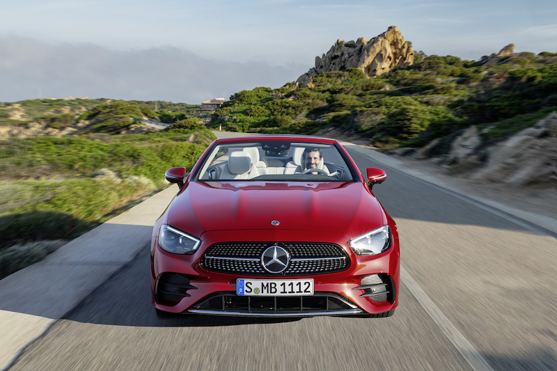 Nuova Mercedes Classe E coupe’ e cabrio, ora il look è sportivo Nuova Mercedes Classe E coupe’ e cabrio, ora il look è sportivo