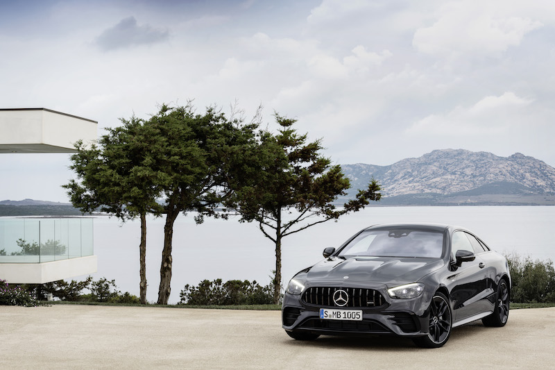 Nuova Mercedes Classe E coupe’ e cabrio, ora il look è sportivo Nuova Mercedes Classe E coupe’ e cabrio, ora il look è sportivo