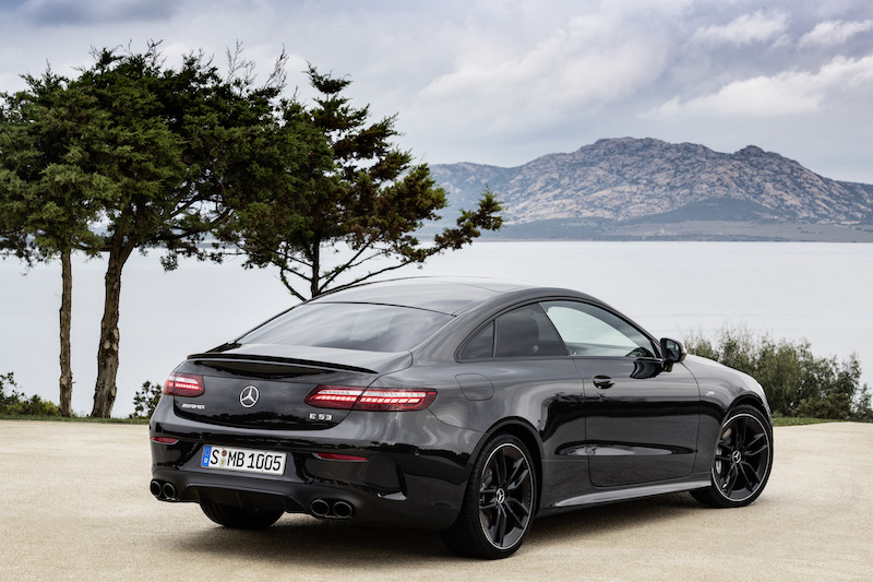 Nuova Mercedes Classe E coupe’ e cabrio, ora il look è sportivo Nuova Mercedes Classe E coupe’ e cabrio, ora il look è sportivo