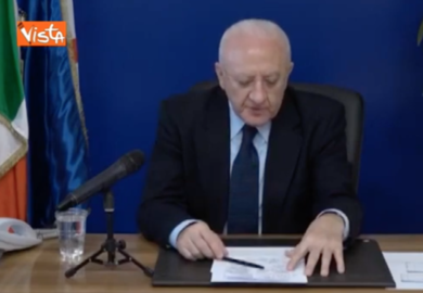 Fase 2, De Luca: “Guardie civiche? Faranno esercizi spirituali con il saio”