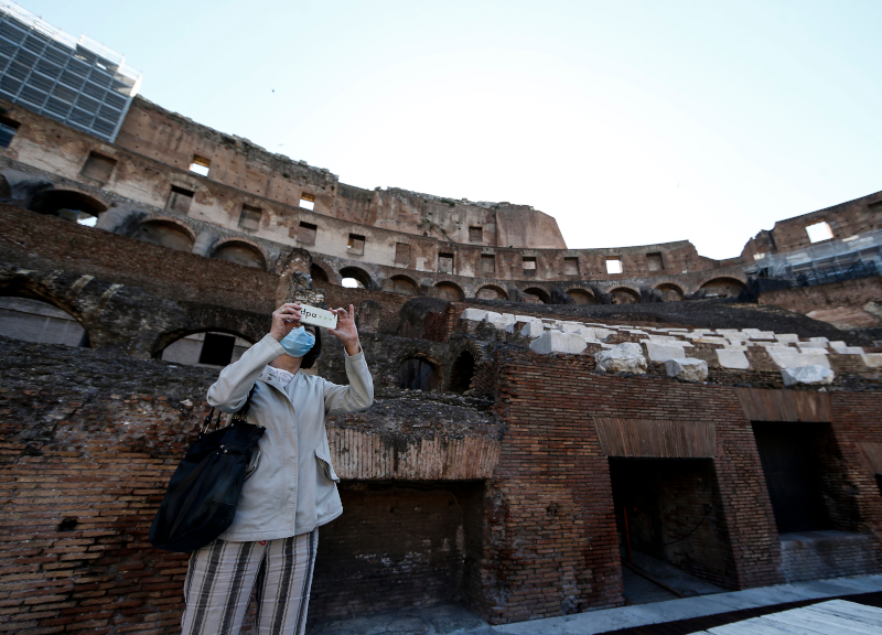 Fase 2, il Colosseo riapre. Crollano i visitatori: saranno il 70% in meno Fase 2, il Colosseo riapre. Crollano i visitatori: saranno il 70% in meno