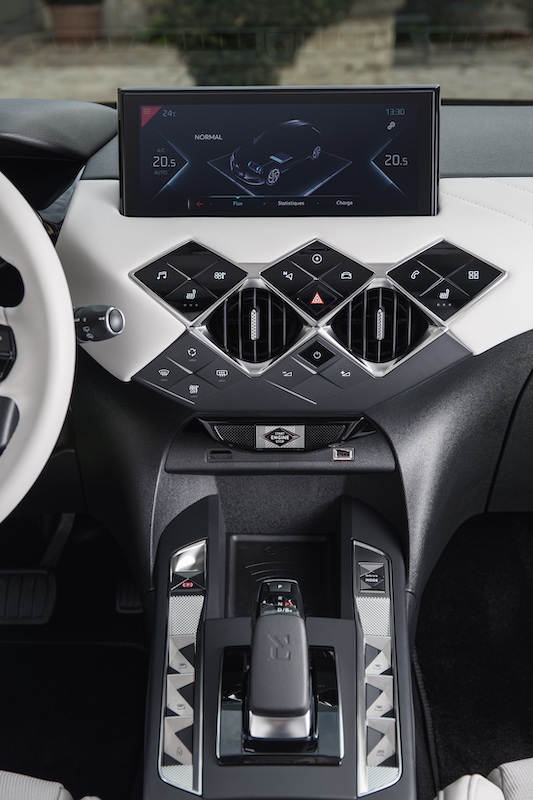 DS 3 Crossback E-Tense, con l’app MyDS controlli tutto da remoto DS 3 Crossback E-Tense, con l’app MyDS controlli tutto da remoto