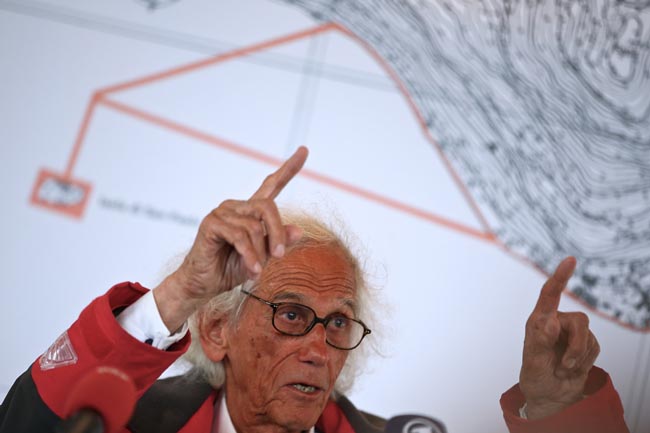 Arte: morto Christo, maestro della land art, artista di ‘The floating piers’ Arte: morto Christo, maestro della land art, artista di ‘The floating piers’