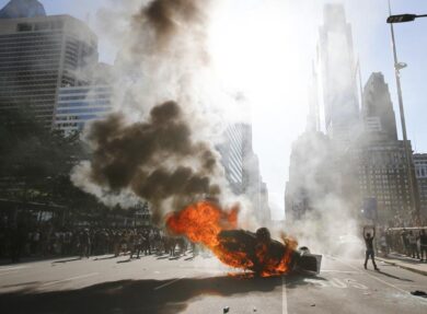 Usa, 4 mila arresti per le proteste. Due morti e un agente ferito in Iowa