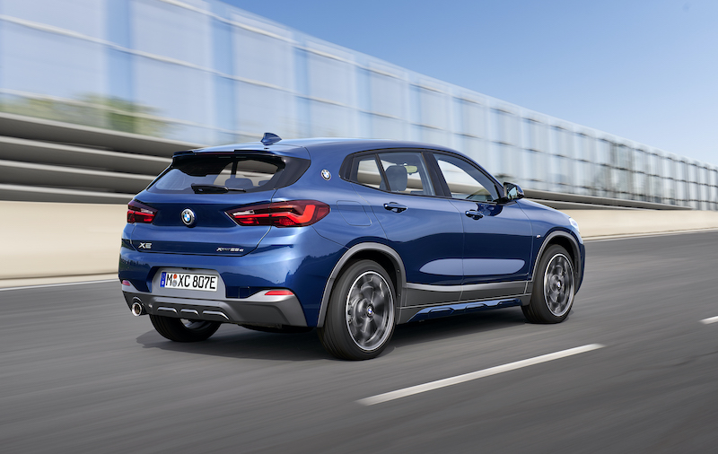 BMW X2 XDrive 25e, la prima compatta con trazione ibrida