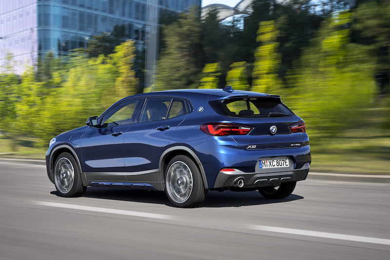 BMW X2 XDrive 25e, la prima compatta con trazione ibrida
