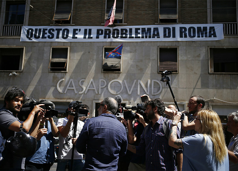 Roma ostaggio di Casapound: via allo sgombero della sede di via Napoleone III