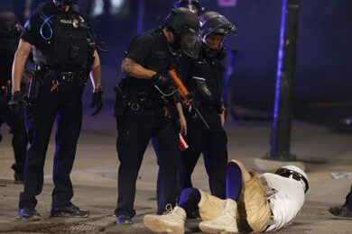 George Floyd, omicidio di secondo grado per il poliziotto americano Chauvin