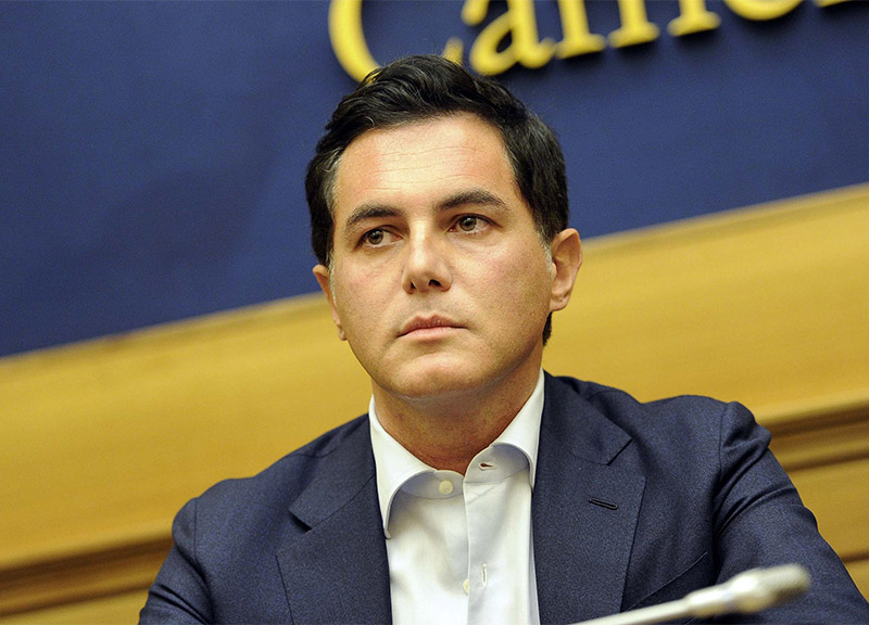 Elezioni Puglia, Centrodestra avanti. Altieri-Fitto alla pari. Sondaggio Swg Elezioni Puglia, Centrodestra avanti. Altieri-Fitto alla pari. Sondaggio Swg
