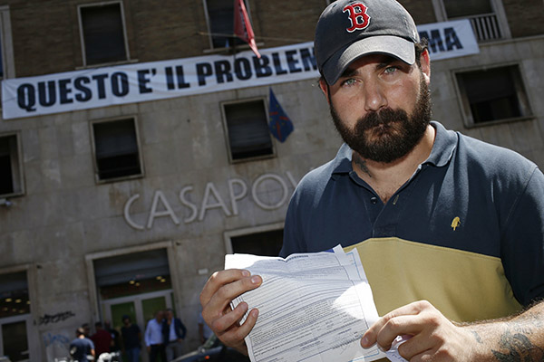 Casapound: “istigazione all’odio razziale”. Procura sequestra palazzo occupato Casapound: “istigazione all’odio razziale”. Procura sequestra palazzo occupato