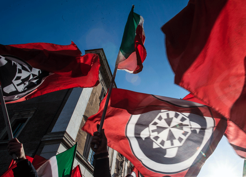 Casapound: “istigazione all’odio razziale”. Procura sequestra palazzo occupato Casapound: “istigazione all’odio razziale”. Procura sequestra palazzo occupato
