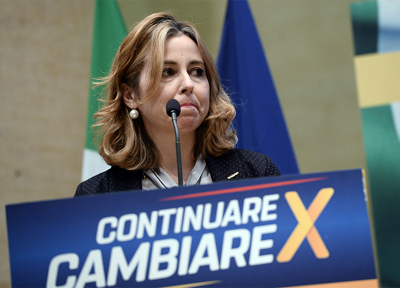 L’ex ministro Giulia Grillo contro Speranza:”Non avrei fatto quella circolare” L’ex ministro Giulia Grillo contro Speranza:”Non avrei fatto quella circolare”