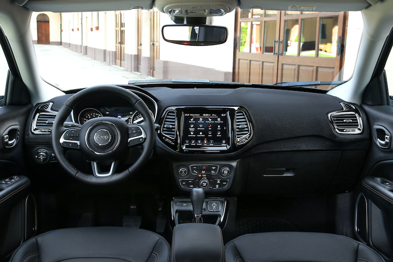 Nuova Jeep® Compass: con il tricolore nel DNA Nuova Jeep® Compass: con il tricolore nel DNA