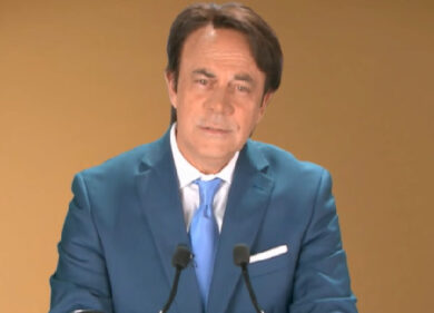 Fratelli di Crozza/Conte : cari italiani, pensate a quanti soldi potremmo avere dall’europa.