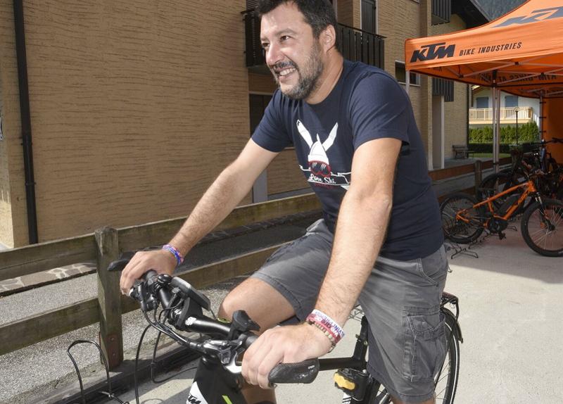 Nuova ciclabile a Milano, Salvini: “Ambientalismo da salotto” Nuova ciclabile a Milano, Salvini: “Ambientalismo da salotto”
