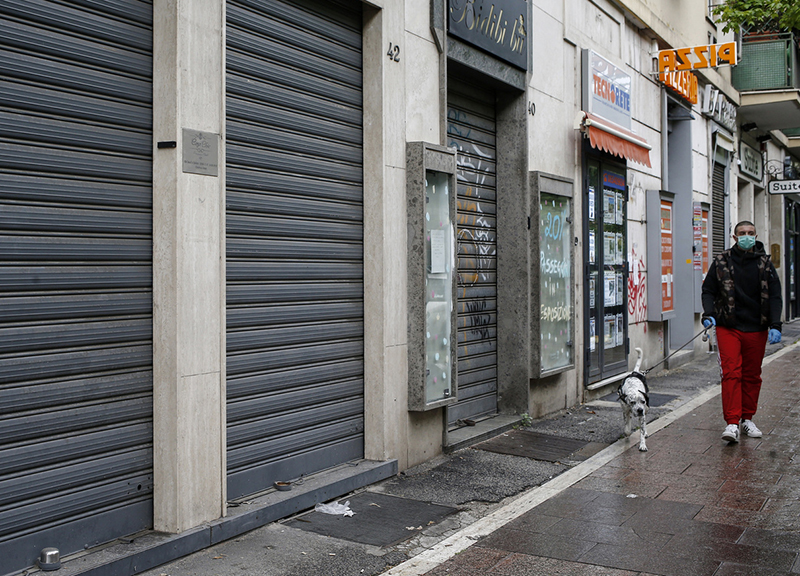 Coronavirus trascina Roma nella povertà. Crollo turismo, Capitale in ginocchio Coronavirus trascina Roma nella povertà. Crollo turismo, Capitale in ginocchio