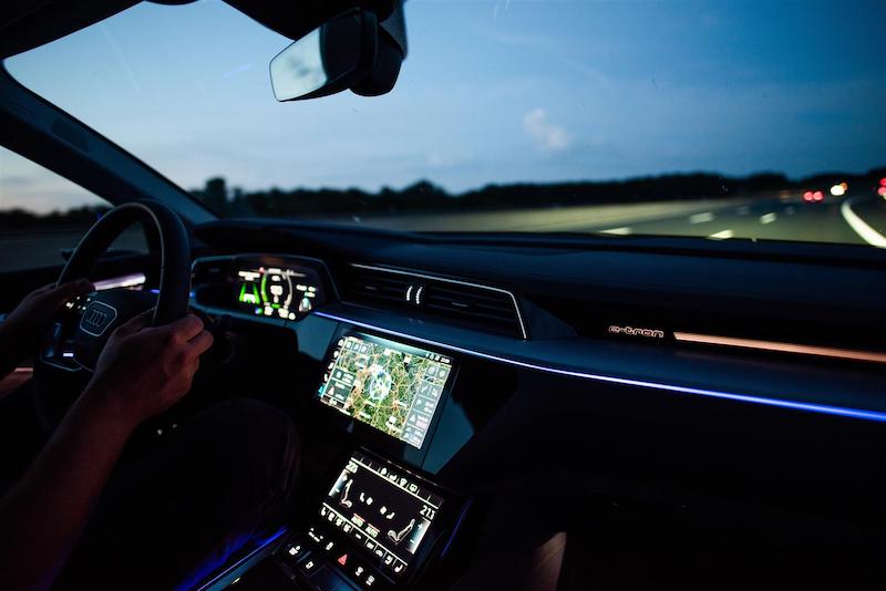 Audi e-tron,110 chilometri di autonomia ripristinabili in 10 minuti Audi e-tron,110 chilometri di autonomia ripristinabili in 10 minuti