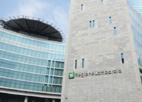 Appalto alla moglie di Fontana. Due stranezze e scoppia il caso Appalto alla moglie di Fontana. Due stranezze e scoppia il caso