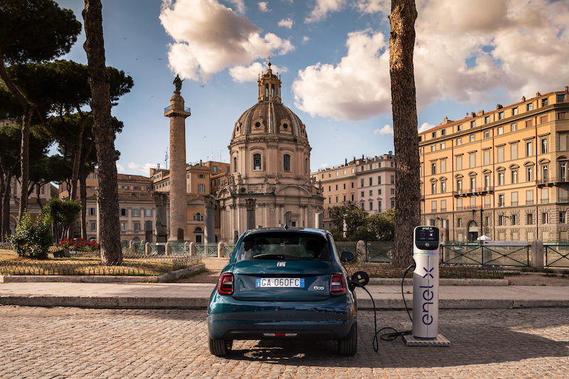 Fiat 500 esaurita la serie speciale cabrio “la Prima” oggi debutta la berlina Fiat 500 esaurita la serie speciale cabrio “la Prima” oggi debutta la berlina