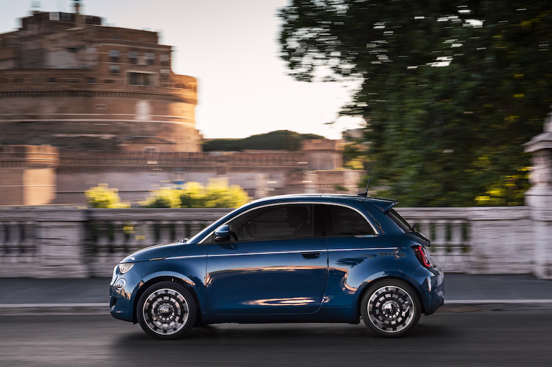 Fiat 500 esaurita la serie speciale cabrio “la Prima” oggi debutta la berlina Fiat 500 esaurita la serie speciale cabrio “la Prima” oggi debutta la berlina