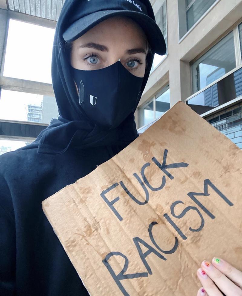 Black Lives Matter, manifestazione Milano: anche Ferragni e Fedez in piazza Black Lives Matter, manifestazione Milano: anche Ferragni e Fedez in piazza