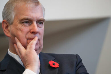 Caso Epstein, Usa chiedono di interrogare il principe Andrea. Regina infuriata