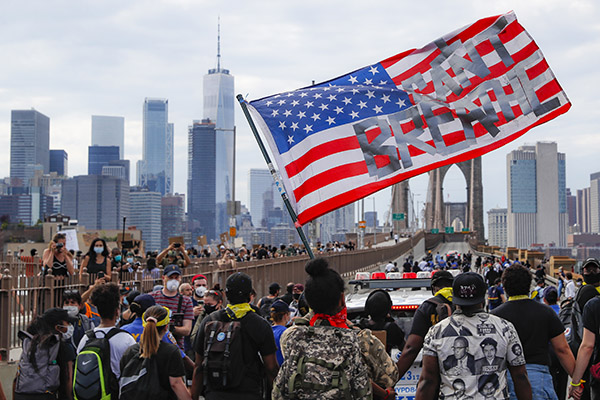 New York riapre e passa dal Coronavirus alle violente proteste antirazziali New York riapre e passa dal Coronavirus alle violente proteste antirazziali