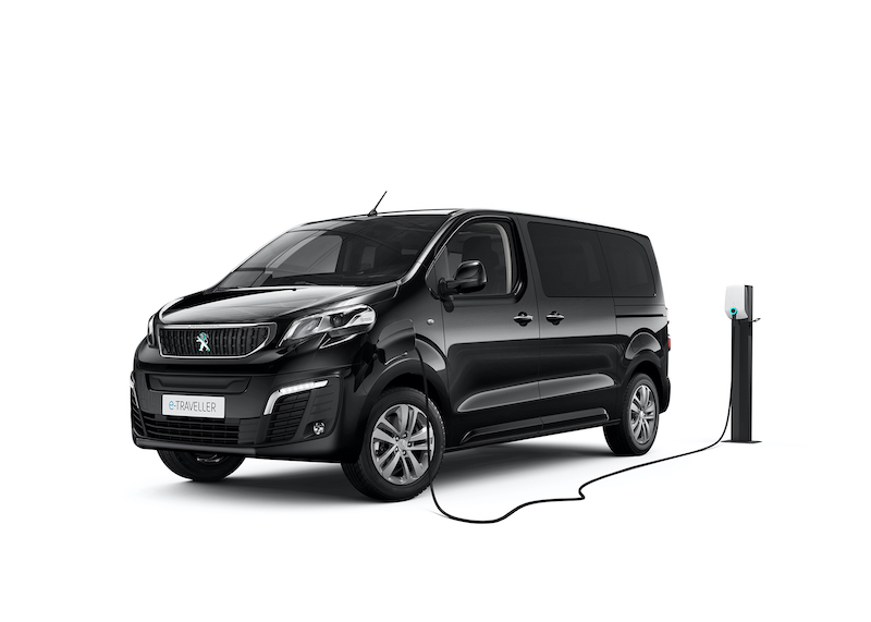 Autonomia fino a 330 km e versatilità, i “best” del nuovo Peugeot e-Traveller