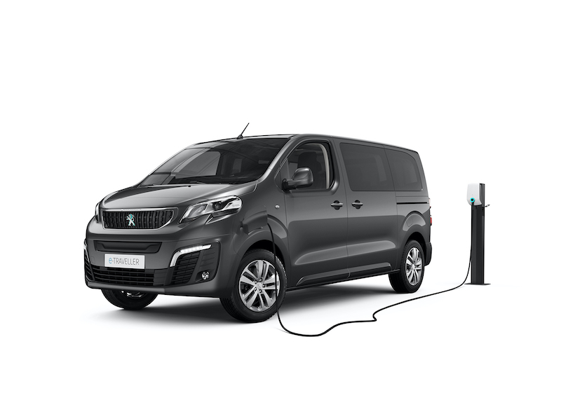 Autonomia fino a 330 km e versatilità, i “best” del nuovo Peugeot e-Traveller