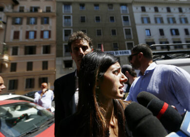Casapound, nuovo attacco della Raggi. Minacce social: partono le querele