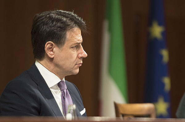 Sondaggi: boom per Conte, governo giallo-rosso in carica fino al 2023 Sondaggi: boom per Conte, governo giallo-rosso in carica fino al 2023