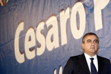 Camorra,59 misure cautelari a Napoli:coinvolti 3 fratelli senatore Cesaro (FI)