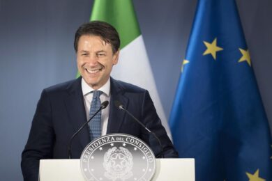 Sondaggi: boom per Conte, governo giallo-rosso in carica fino al 2023