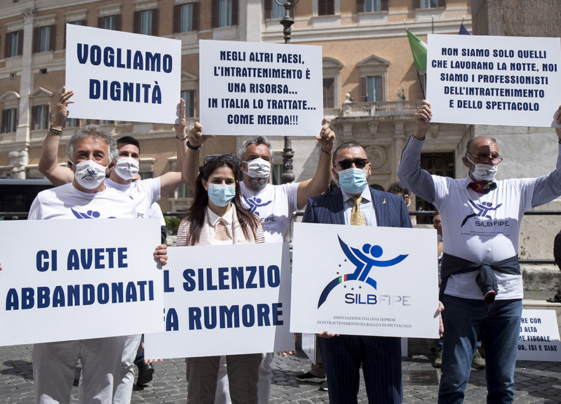 Virus, l’Italia smette di ballare. La rivolta delle discoteche: 4 su 10 chiuse Virus, l’Italia smette di ballare. La rivolta delle discoteche: 4 su 10 chiuse