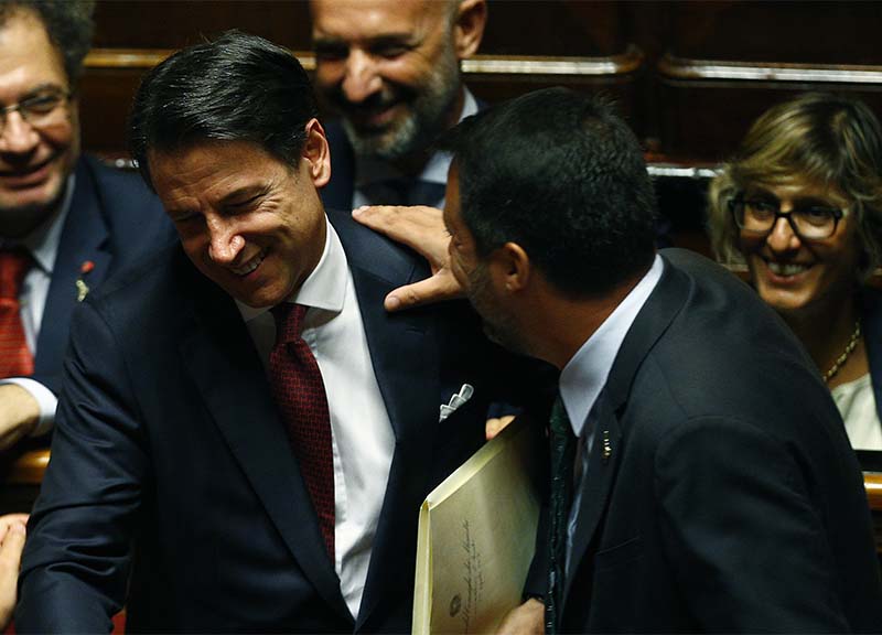 Sondaggi, Lega di Salvini e Pd di Zingaretti in calo. Vola il partito di Conte
