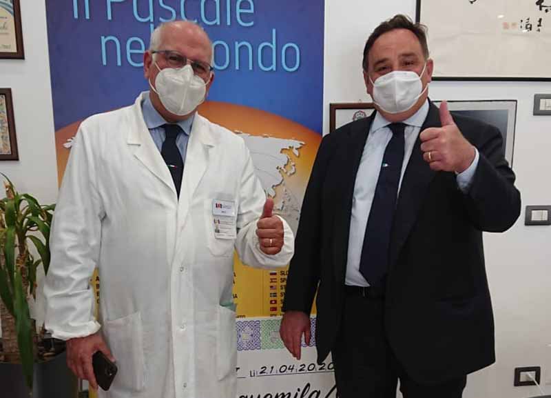 Maison Cilento, una cravatta dedicata ai medici e agli infermieri del Pascale Maison Cilento, una cravatta dedicata ai medici e agli infermieri del Pascale