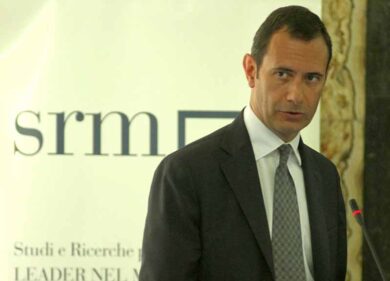 Farmaceutica, la filiera di fronte alla sfida Covid. Domani il webinar di Srm