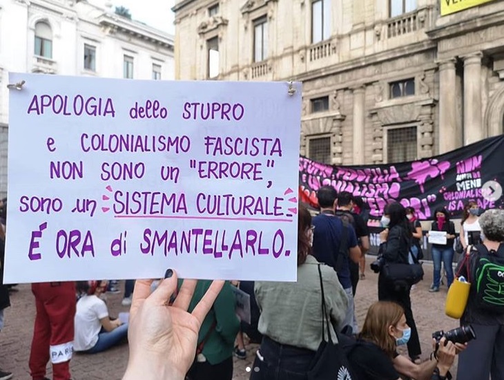 Montanelli, scritta “Colonialismo è stupro” in piazza della Scala. VIDEO-FOTO Montanelli, scritta “Colonialismo è stupro” in piazza della Scala. VIDEO-FOTO
