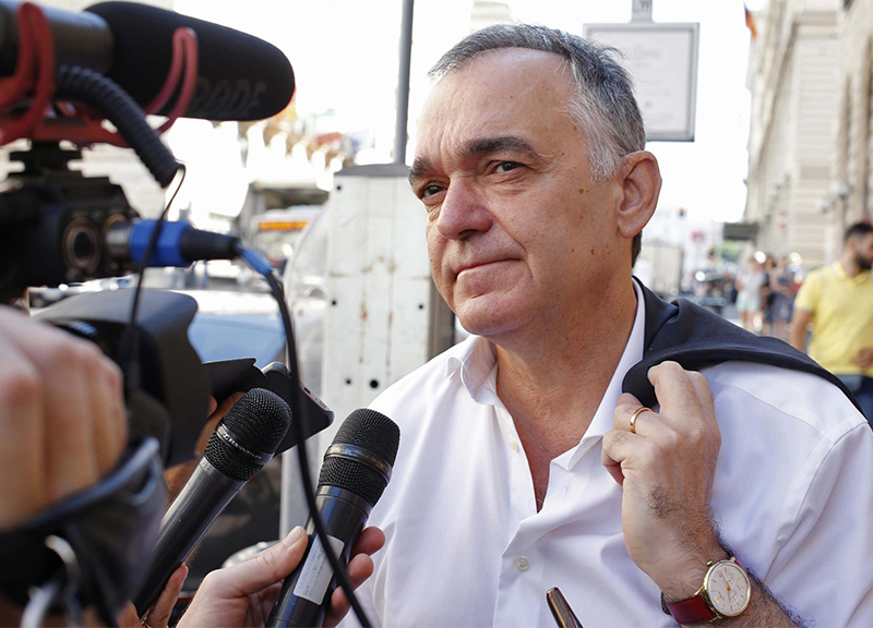 Enrico Rossi indagato, avviso di garanzia al governatore toscano sulla Tpl Enrico Rossi indagato, avviso di garanzia al governatore toscano sulla Tpl