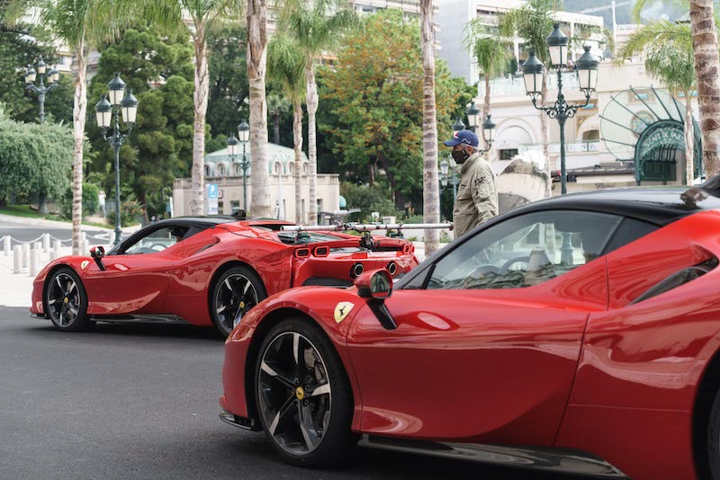 Ferrari e Charles Leclerc insieme per il ritorno alla normalità Ferrari e Charles Leclerc insieme per il ritorno alla normalità