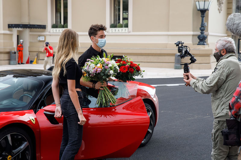 Ferrari e Charles Leclerc insieme per il ritorno alla normalità Ferrari e Charles Leclerc insieme per il ritorno alla normalità