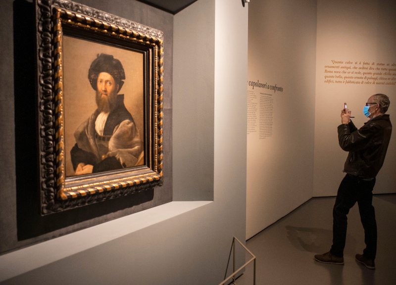 Raffaello, bellezze in mostra di notte: Scuderie Quirinale aperte fino all’una Raffaello, bellezze in mostra di notte: Scuderie Quirinale aperte fino all’una