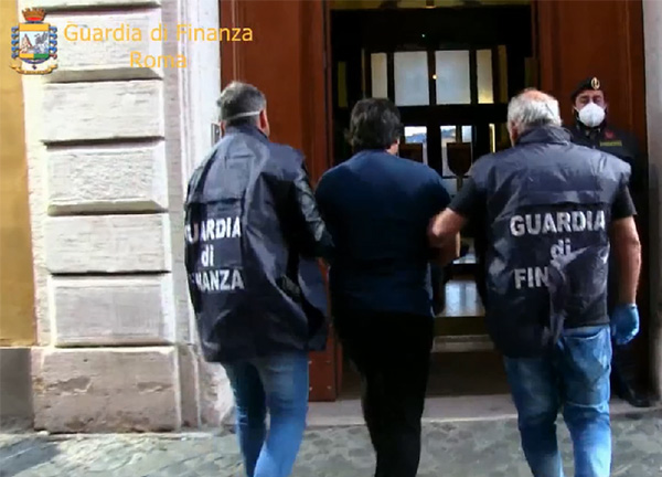 Roma, cocaina consegnata a casa: scoperto il call center dei vip a San Basilio Roma, cocaina consegnata a casa: scoperto il call center dei vip a San Basilio